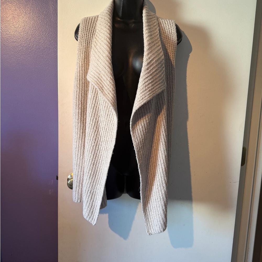 LOFT Women's Beige Sleeveless Open Front Cardigan Size Medium Petite